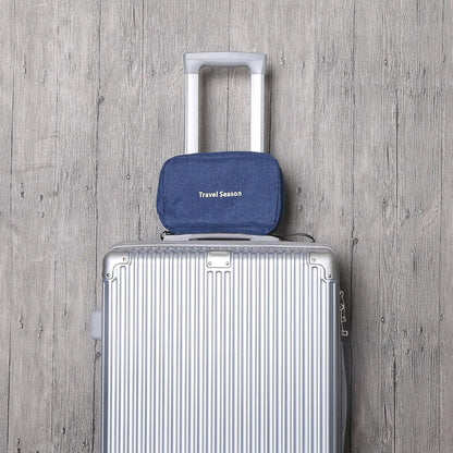 Neceser Personal Con Percha Para Colgar Y Reparticiones Int.