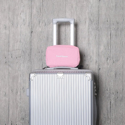 Neceser Personal Con Percha Para Colgar Y Reparticiones Int.